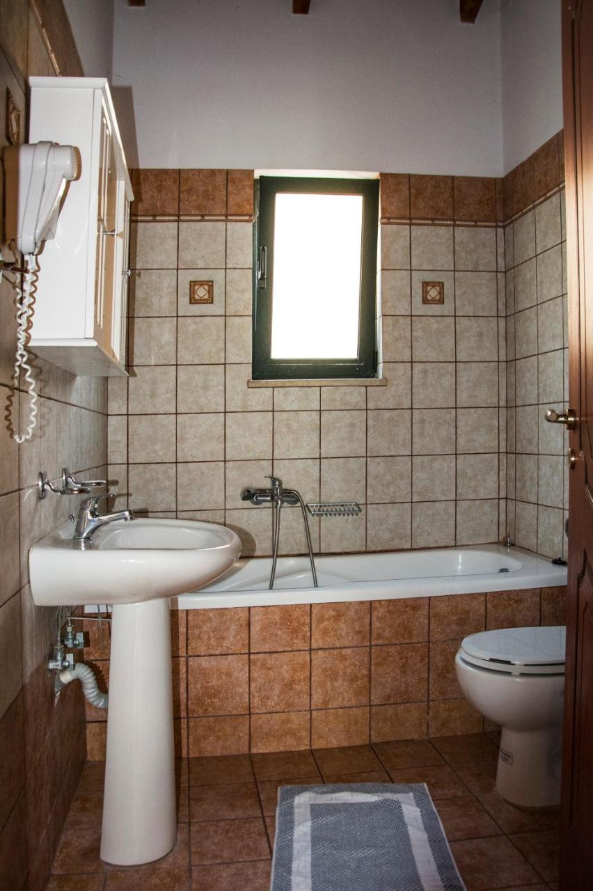Villa Manos Kalamítsion Amigdhálion Buitenkant foto